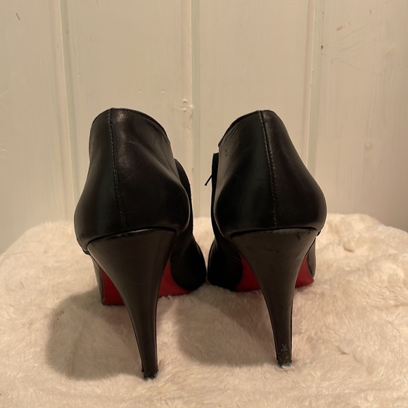 Black Leather Closed Toe Bootie Pump Size 40 - Picture 5 of 7